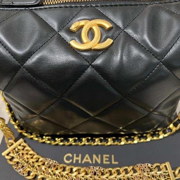 Vip novelty Black Quilted Bag with Gold Chain Accent - Picture 3 of 9